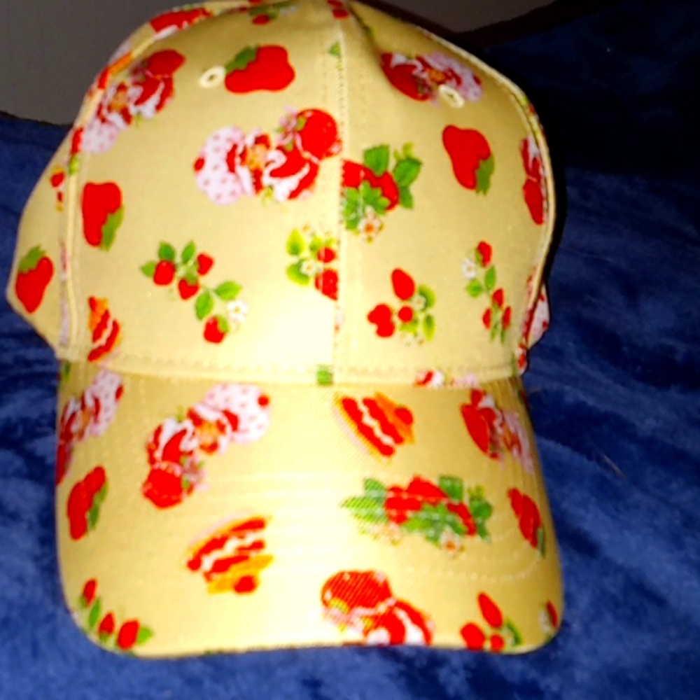 Strawberry shortcake yellow hat adult